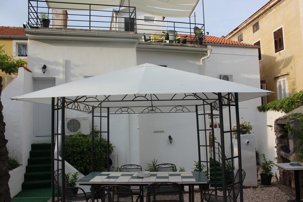 Apartments Petra 23 Mali Losinj Exterior photo